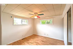 1050 E Jackson Ave, Cottage Grove, OR 97424 - Photo 11