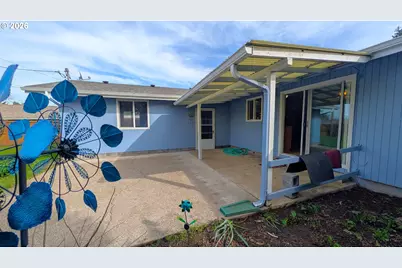 1050 E Jackson Ave, Cottage Grove, OR 97424 - Photo 3