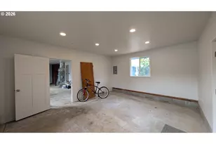 1050 E Jackson Ave, Cottage Grove, OR 97424 - Photo 15