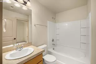 1912 NE 48th Way, Hillsboro, OR 97124 - Photo 33