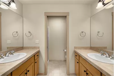 1912 NE 48th Way, Hillsboro, OR 97124 - Photo 25