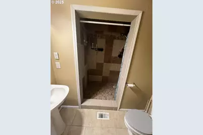 7800 NW 10th Ct, Vancouver, WA 98665 - Photo 5