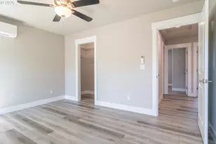 1542 W Thyme Dr, Roseburg, OR 97471 - Photo 39