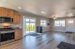 1542 W Thyme Dr, Roseburg, OR 97471 - Photo 17