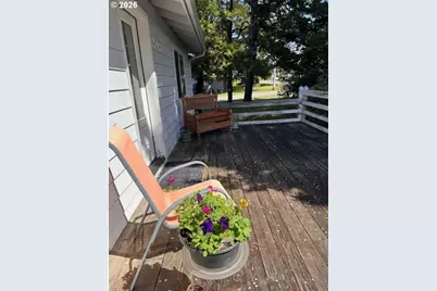 518 S Wall St, Coos Bay, OR 97420 - Photo 5