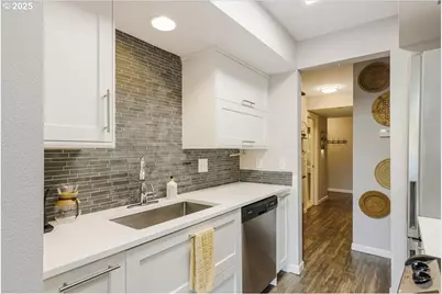 6600 SE Division St #202, Portland, OR 97206 - Photo 9