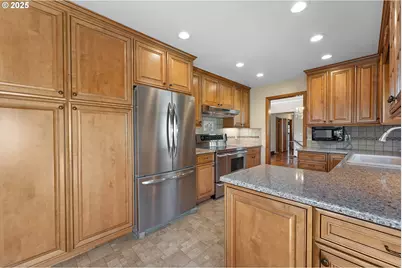 4430 SE Flavel St, Portland, OR 97206 - Photo 9