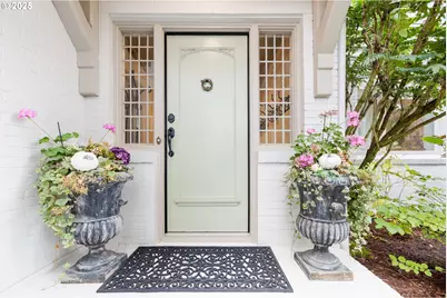 2547 SW Hillcrest Dr, Portland, OR 97201 - Photo 9