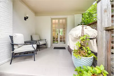 2547 SW Hillcrest Dr, Portland, OR 97201 - Photo 23