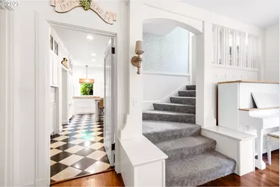 2547 SW Hillcrest Dr, Portland, OR 97201 - Photo 17