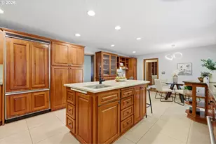 18132 Westview Dr, Lake Oswego, OR 97034 - Photo 17