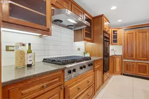 18132 Westview Dr, Lake Oswego, OR 97034 - Photo 21