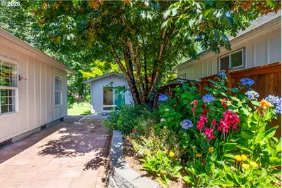 4166 Hampshire Ln, Eugene, OR 97404 - Photo 33