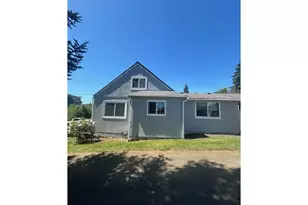 122 NE 4th St, Willamina, OR 97396 - Photo 3