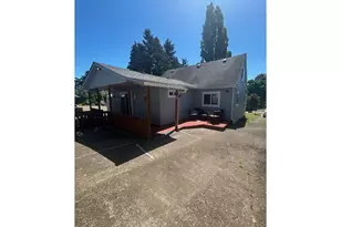 122 NE 4th St, Willamina, OR 97396 - Photo 7