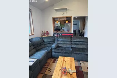 122 NE 4th St, Willamina, OR 97396 - Photo 7