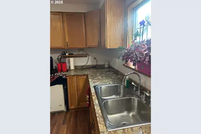 122 NE 4th St, Willamina, OR 97396 - Photo 21
