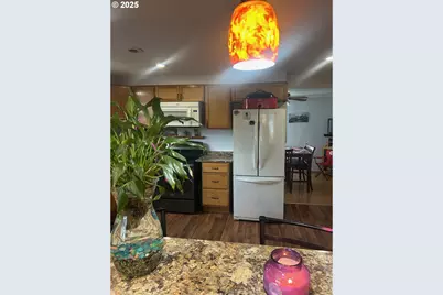 122 NE 4th St, Willamina, OR 97396 - Photo 17