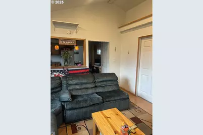 122 NE 4th St, Willamina, OR 97396 - Photo 9