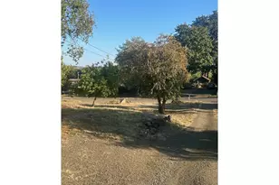 122 NE 4th St, Willamina, OR 97396 - Photo 3