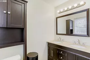 5008 SW Taylors Ferry Rd, Portland, OR 97219 - Photo 17