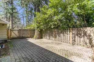 5008 SW Taylors Ferry Rd, Portland, OR 97219 - Photo 3