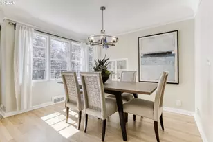 5008 SW Taylors Ferry Rd, Portland, OR 97219 - Photo 9