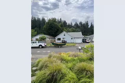 1016 Water St, Springfield, OR 97477 - Photo 1
