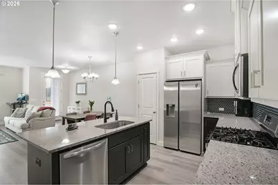 6826 SE Crimson Ln, Hillsboro, OR 97123 - Photo 11