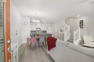 6826 SE Crimson Ln, Hillsboro, OR 97123 - Photo 3