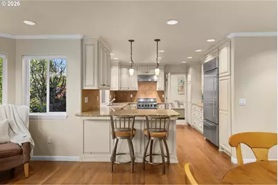 12878 SW Sierra Vista Dr, Lake Oswego, OR 97035 - Photo 13