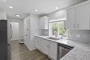 18137 Grey Ave, Sandy, OR 97055 - Photo 5