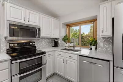 9811 NE 83rd St, Vancouver, WA 98662 - Photo 9