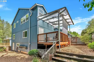 389 NW Sadie Ct, Hillsboro, OR 97124 - Photo 35