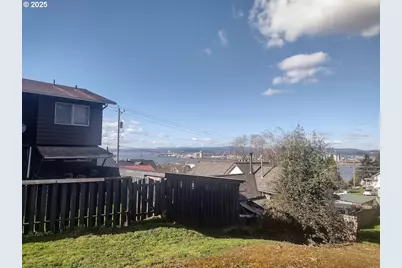 411 E E St, Rainier, OR 97048 - Photo 3
