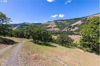 992 Highway 142, Lyle, WA 98635 - Photo 23