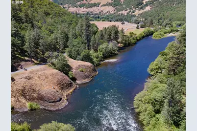 992 Highway 142, Lyle, WA 98635 - Photo 3