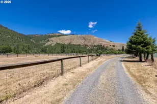 992 Hwy 142, Lyle, WA 98635 - Photo 17