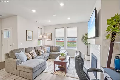 1933 NW Kent St, McMinnville, OR 97128 - Photo 9