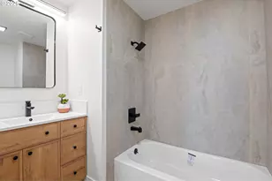 812 NE 28th St, Gresham, OR 97030 - Photo 31