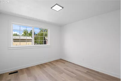 812 NE 28th St, Gresham, OR 97030 - Photo 27