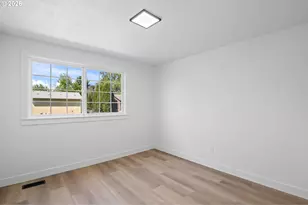 812 NE 28th St, Gresham, OR 97030 - Photo 27
