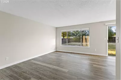 509 E Pinehurst Dr, Newberg, OR 97132 - Photo 9