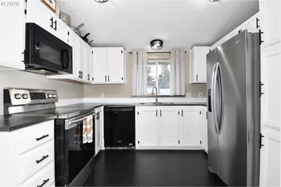 17848 SE Sue Ln, Sandy, OR 97055 - Photo 7