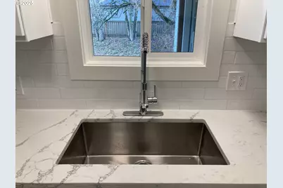 94034 Viking St, Junction City, OR 97448 - Photo 9