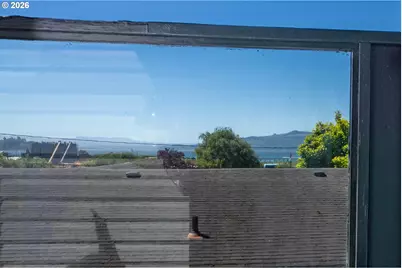 902 Acacia Ave, Garibaldi, OR 97118 - Photo 5