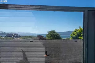 902 Acacia Ave, Garibaldi, OR 97118 - Photo 5
