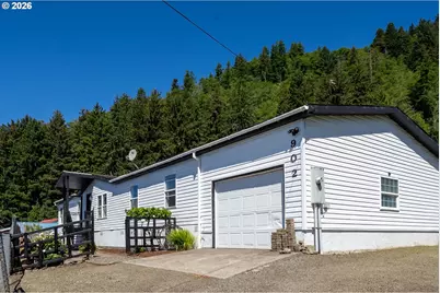902 Acacia Ave, Garibaldi, OR 97118 - Photo 1