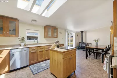 902 Acacia Ave, Garibaldi, OR 97118 - Photo 15