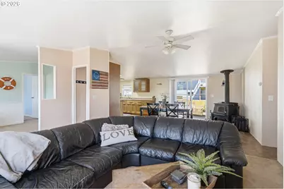 902 Acacia Ave, Garibaldi, OR 97118 - Photo 9
